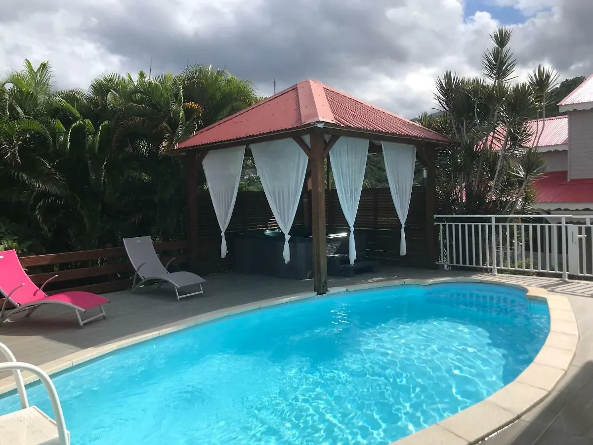 Villa Le Val De Lys-Piscine Privee Vieux-Habitants Ferienhaus